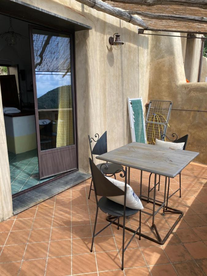 Casa Vacanze A Lea L'Ua Finale Ligure Rum bild