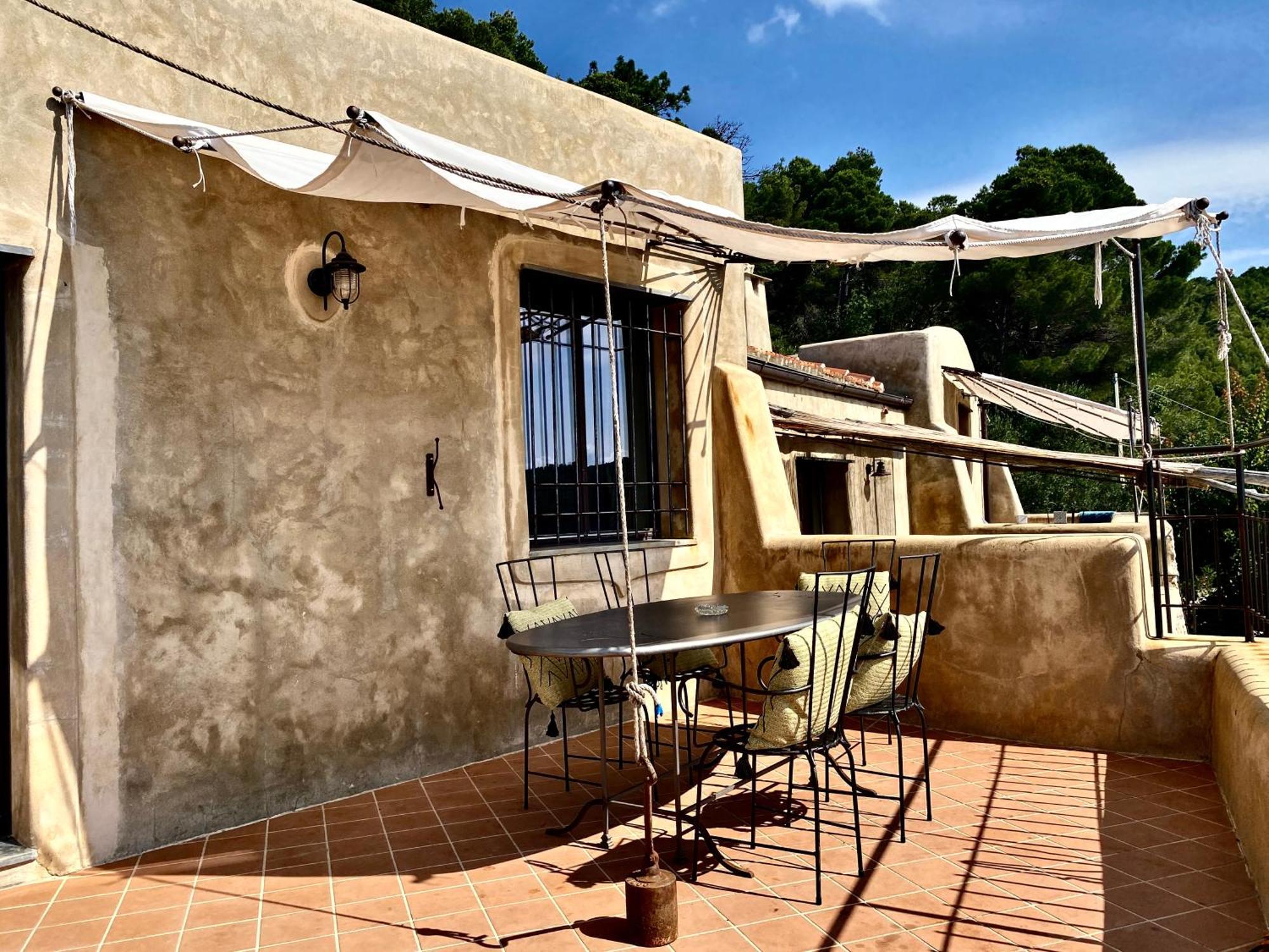 Casa Vacanze A Lea L'Ua Finale Ligure Rum bild