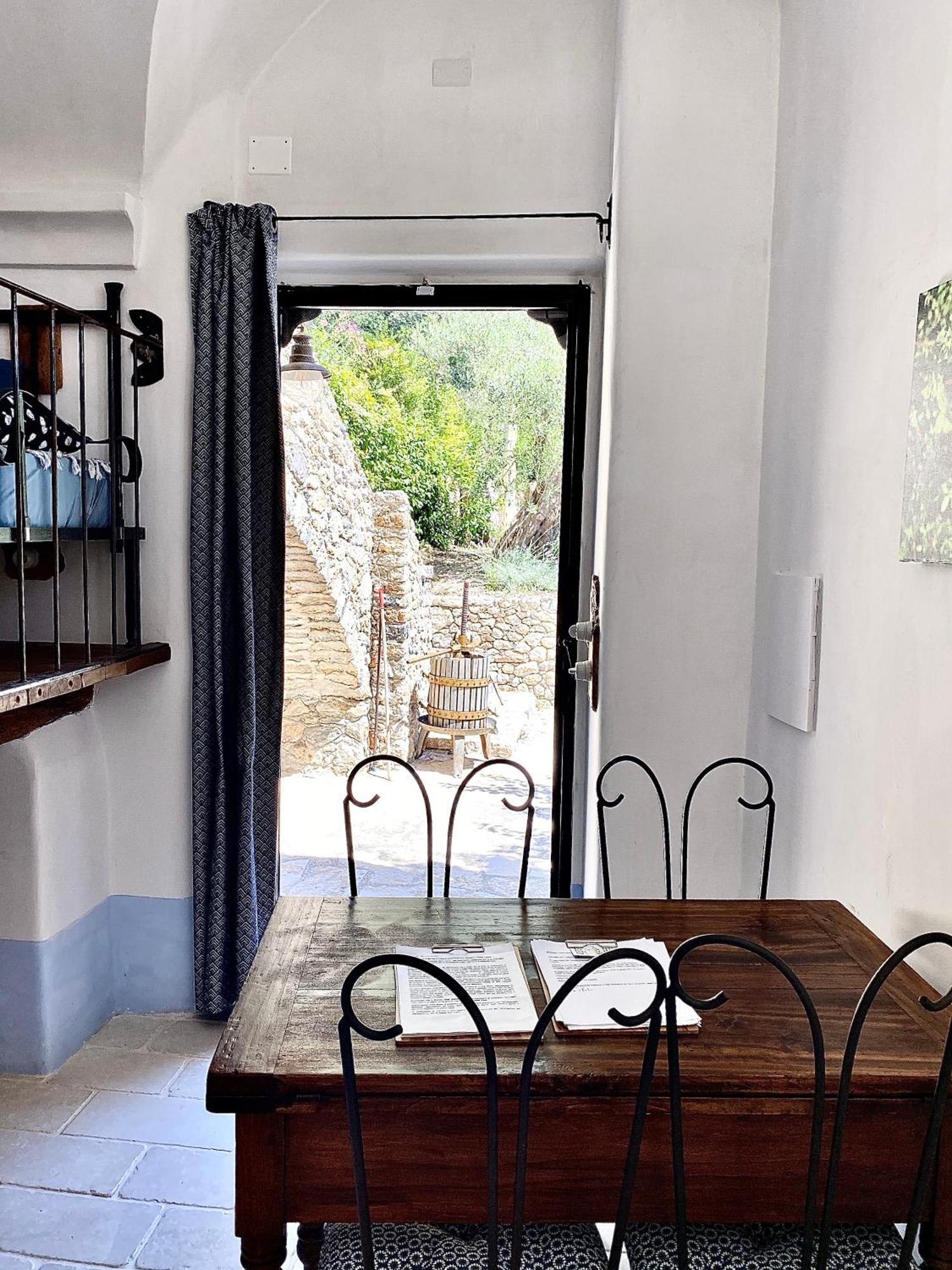 Casa Vacanze A Lea L'Ua Finale Ligure Rum bild